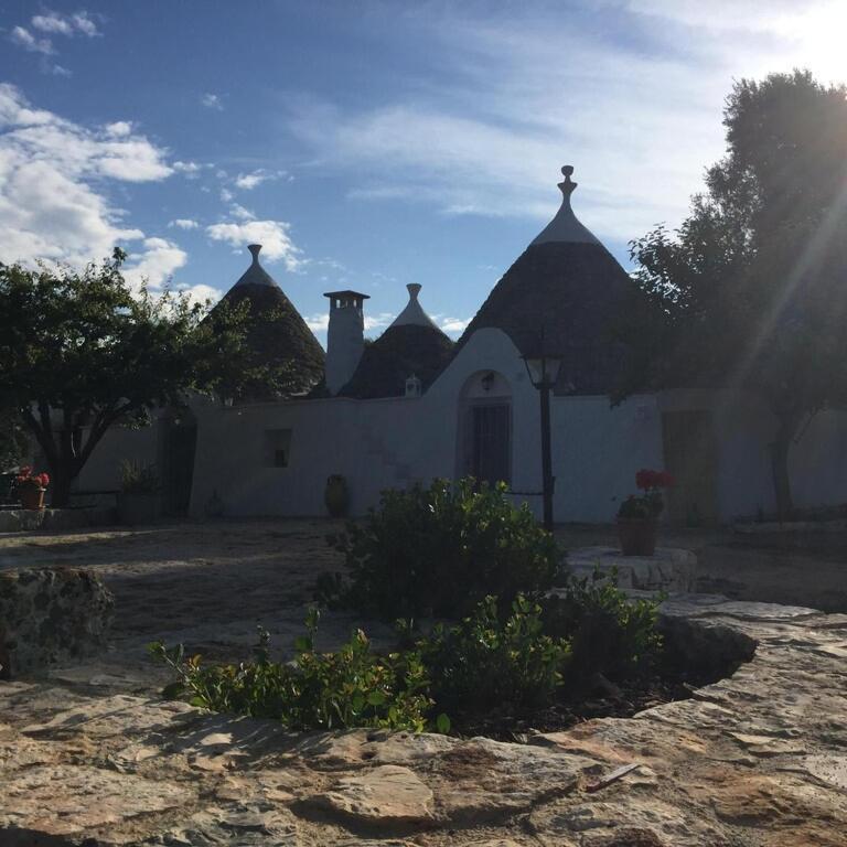 Chateaux Des Trulli San Michele Salentino Exterior foto